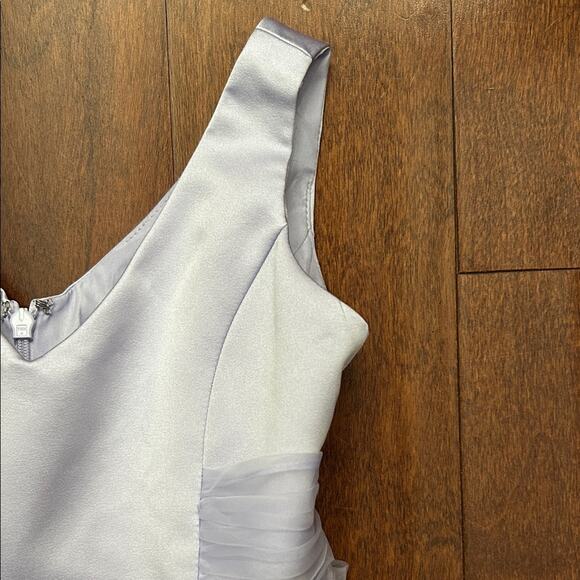 David's Bridal Lilac Formal Kids Dress, Perfect for Wedding Flower Girl, Size 6 - Picture 4 of 14